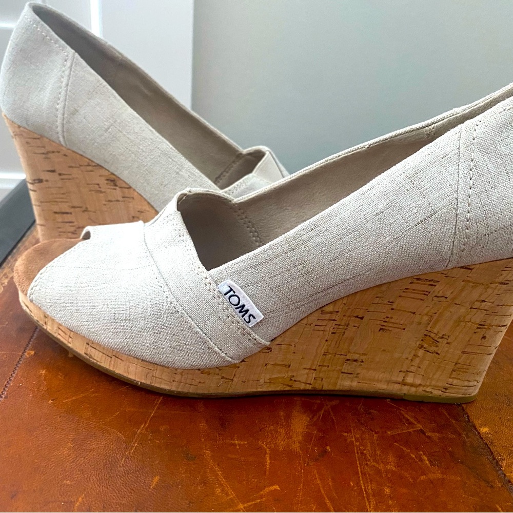Tom’s Wedges Peep toe